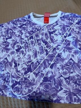 Nike Purple Floral Crewneck T-Shirt